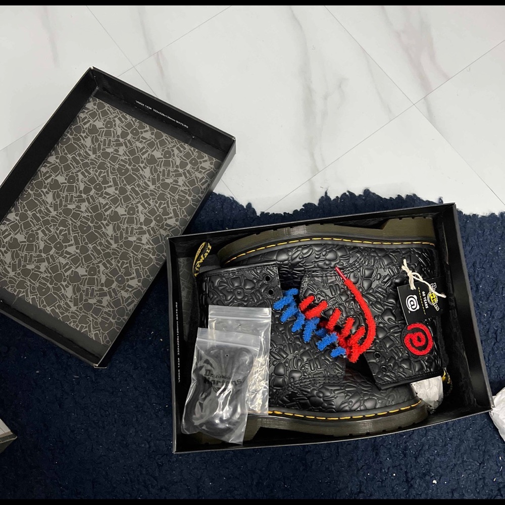 9.5/10 medicom toy x 1460 bear brick boots size 7M